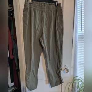 Columbia Women's Cinch Bottom Hiking Pants Olive Green